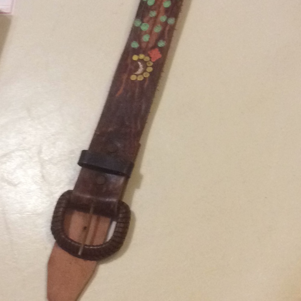 WOMEN’S DECORATIVE LEATHER BELT